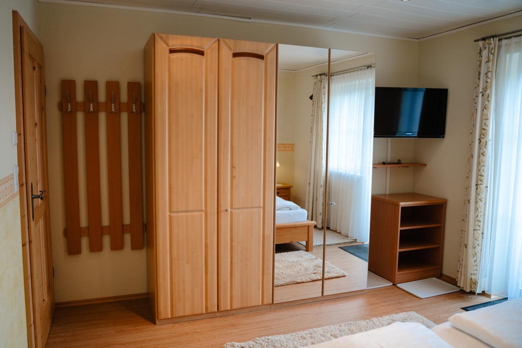 Ertlschweigerhaus Pension - Appartements - Zimmer Donnersbach ภายนอก รูปภาพ