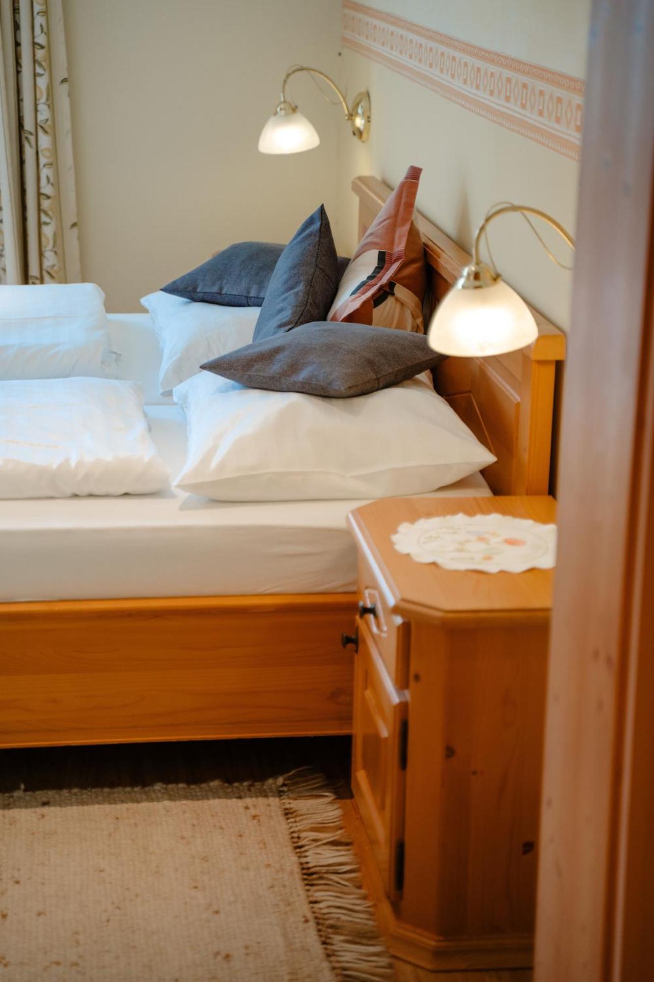 Ertlschweigerhaus Pension - Appartements - Zimmer Donnersbach ภายนอก รูปภาพ