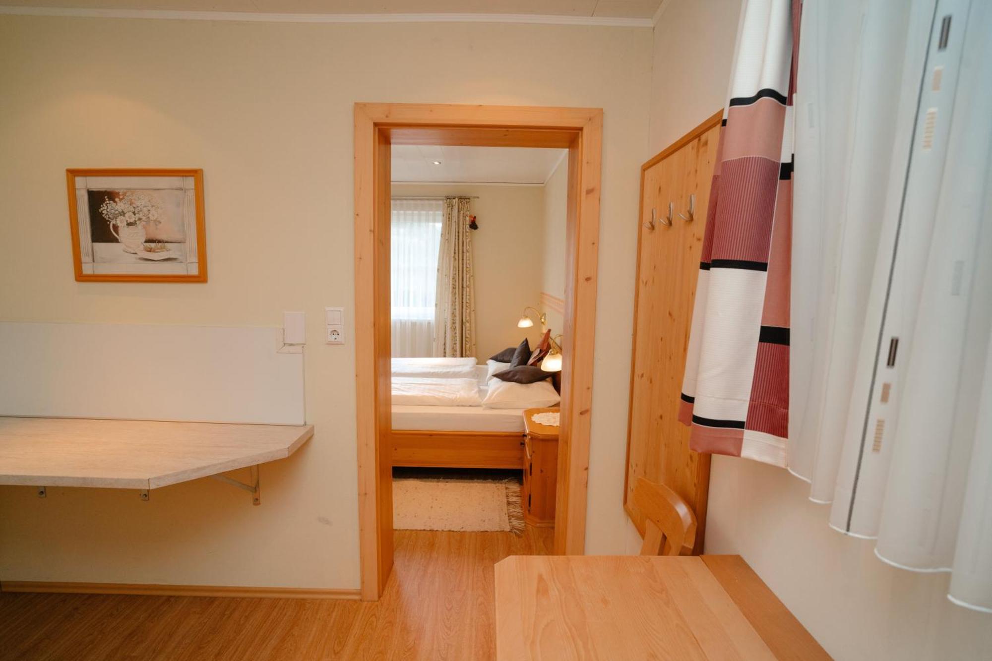 Ertlschweigerhaus Pension - Appartements - Zimmer Donnersbach ภายนอก รูปภาพ