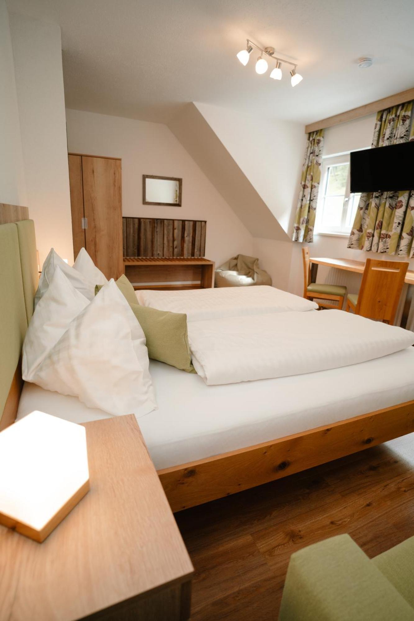 Ertlschweigerhaus Pension - Appartements - Zimmer Donnersbach ภายนอก รูปภาพ